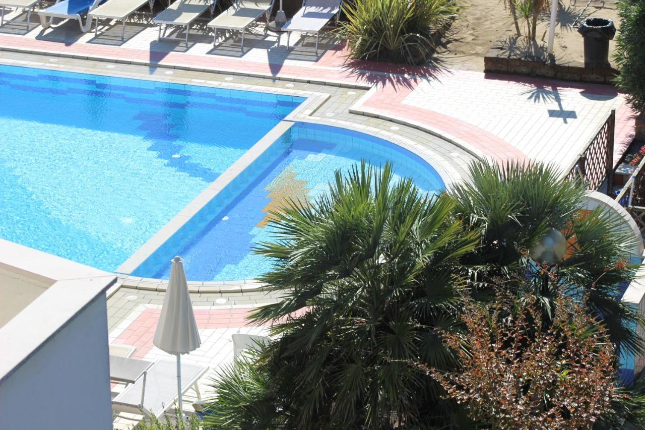 كافالّينو Eurobeach Residence المظهر الخارجي الصورة